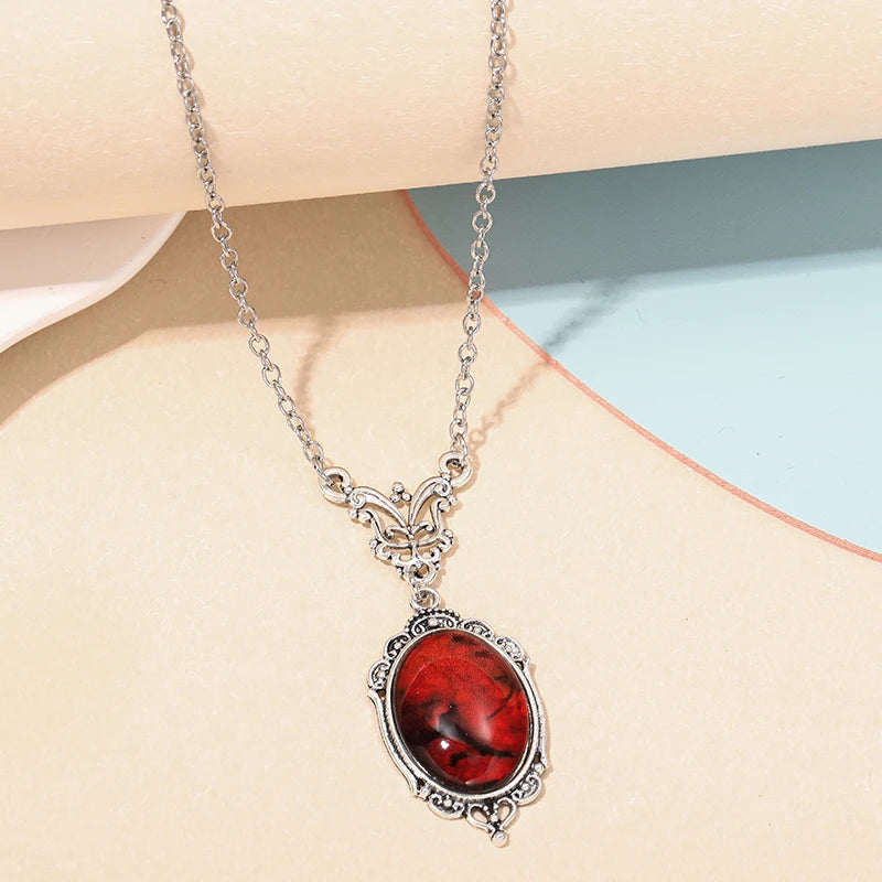 Colar de Prata com Pingente Vermelho Vintage