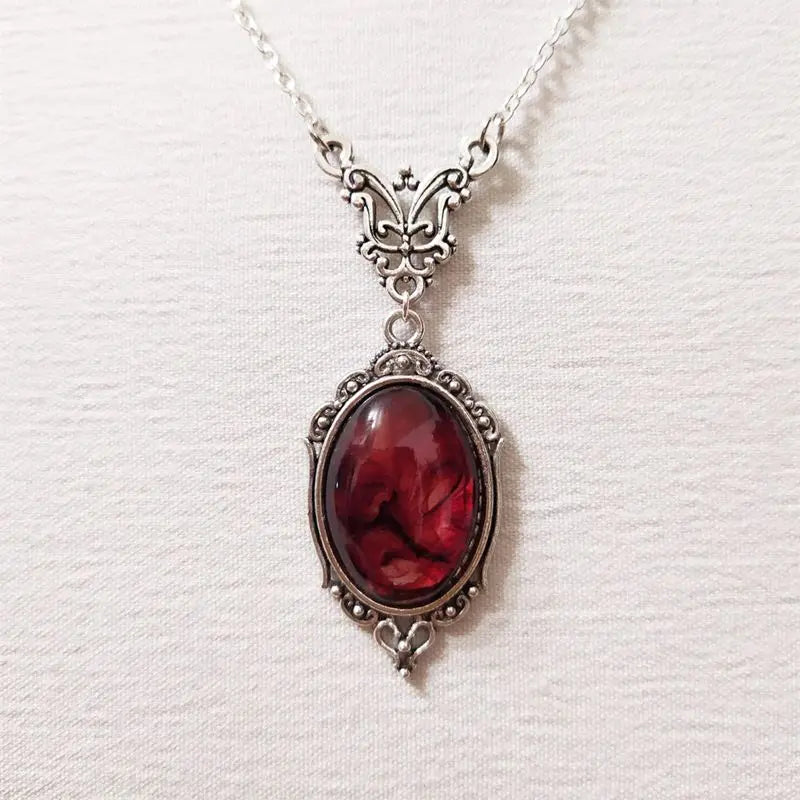 Colar de Prata com Pingente Vermelho Vintage