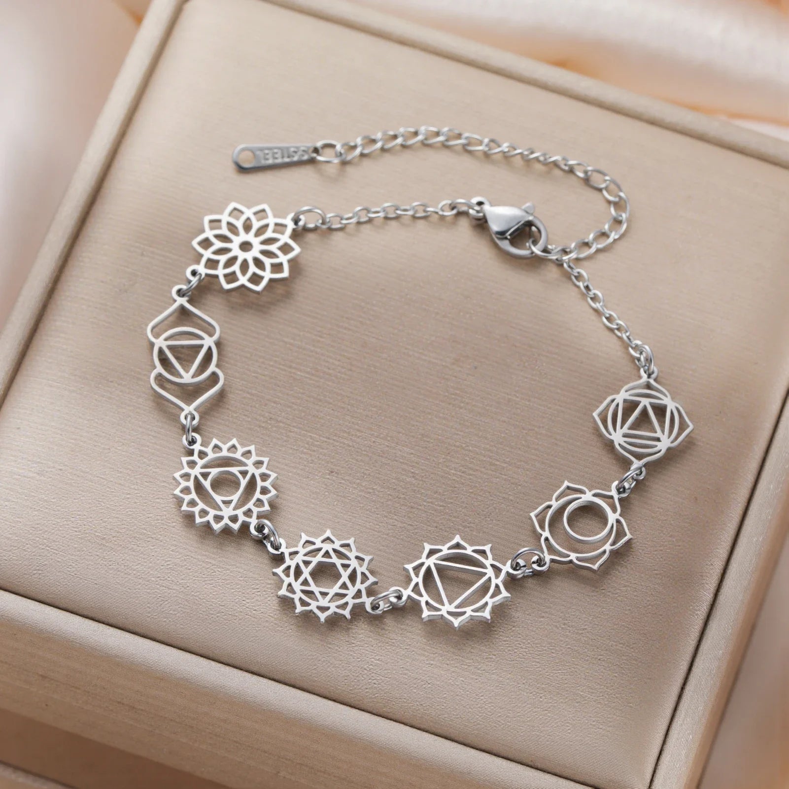 Pulseira charm dos 7 chakras